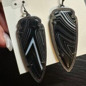 EUC Kendra Scott Vintage Black Banded Agate Skylar Earrings in Gunmetal - HTF!!!
